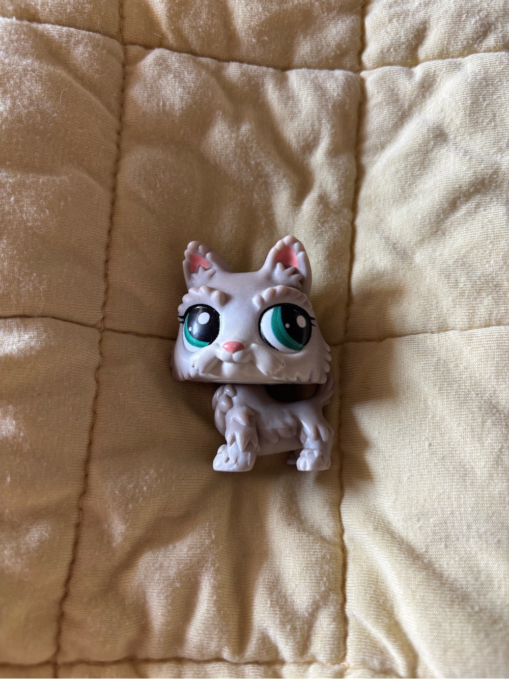 Littlest Pet Shop White Kitty Figure with Green Eyes and Pink Ears